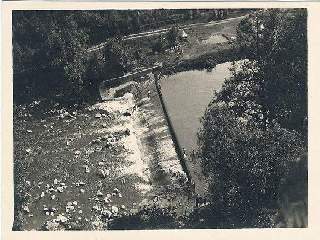 Pohled na splav od zříceniny hradu Levnova: