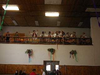 A to už se řadí stárci na galérce: