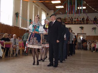 Přípitek ženáčů: