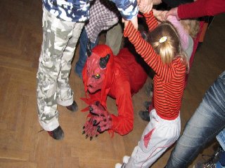 Podlézání šlo nejlépe Luciferovi: