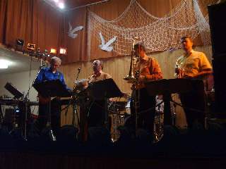 Dále předávám slovo panu starostovi a těším se na jeho fotky a vtipné glosy :) M.P.