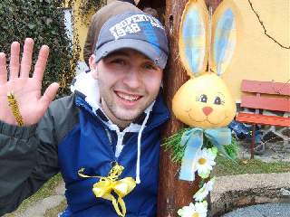 Vrána k vráně sedá, rovný rovného si hledá: