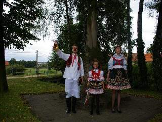 Položení kytice k pomníku obětem 1. světové války: