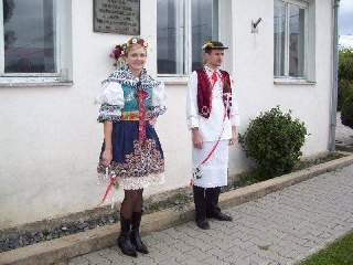 Položení kytice k pamětní desce Františka Lemberka: