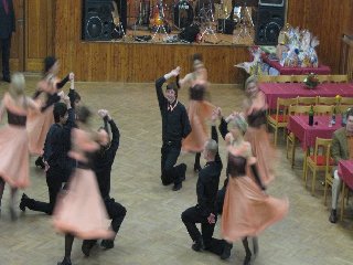 První předtančení bylo ve stylu klasických tanců: