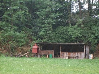 V prostorách je také střelnice MS Senorady.