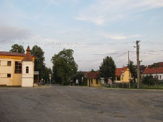 Po silnici projdeme obcí Senorady a jsme zpět v místě, ze kterého jsme dnešní výlet zahájili.