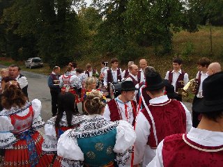 Dokončili jsme poslední přípravy a počkali na muzikanty: