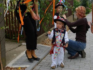 Nejmenší krojovaný hodovník: