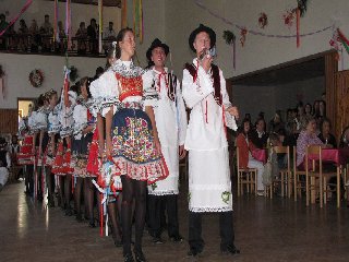 Další, další přípitky: