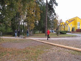 .. žuch na zem a rychlý úprk pro šáteček..