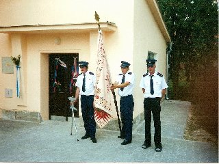 Posvěcení nových praporů sboru.