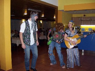 Nejprve zahráli předskokani..