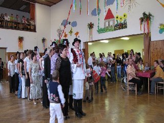 Letošní novinkou byly přípitky s maminami, které vystřídaly tradiční připíjení otců: