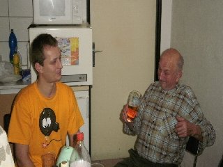 Nově zvolení zastupitelé diskutují s voliči o dalším rozvoji obce :) "Pivo?" "To poteče z obecní kašny i potokem.."