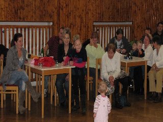 Mezitím děti netrpělivě čekaly v sále na příchod Mikuláše: