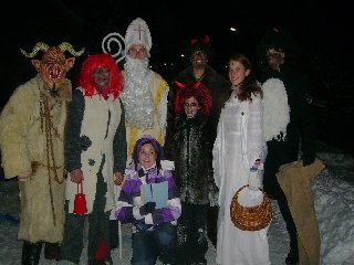 I peklo má svou administrativu, uprostřed pekelný úředník s knihou hříchů (nyní dostupná na CzechPointu v úředních hodinách):