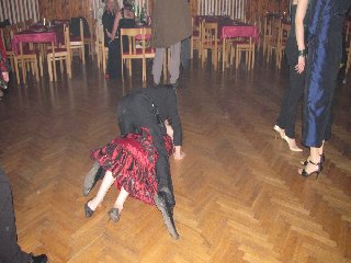 Avšak někteří v tuto dobu tanec již neustáli :)