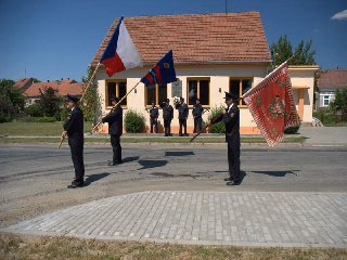 Položení květin u pomníků Františka Lemberka a obětem druhé světové války