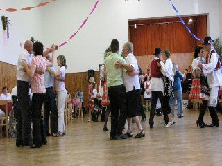 Jeden z mála momentů, kdy bylo na tanečním place trochu volného místa.