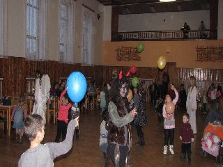 O další zábavu se postaraly nafukovací balónky: