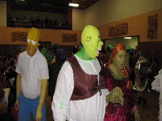 .. v těsném závěsu pak Shrek a Fiona.