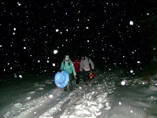 Projít všechny články a vybrat pro vás ty nejzajímavější bylo těžší, než se hrabat závějí na Kavalce.. takže zbytek ten už nechám na vás :) 