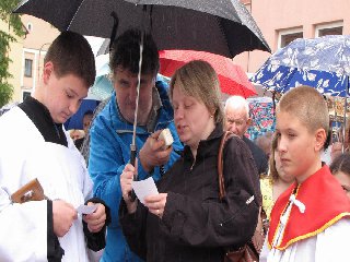 Slabý deštík se proměnil v čerstvý déšť..