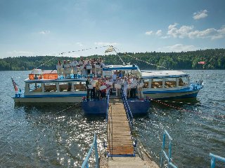 Skupinové foto na Dalešické přehradě: