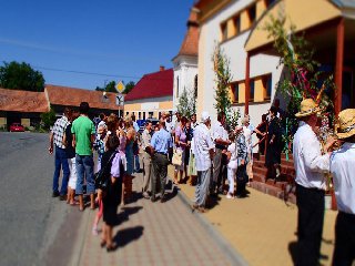 Dechová kapela na návsi: