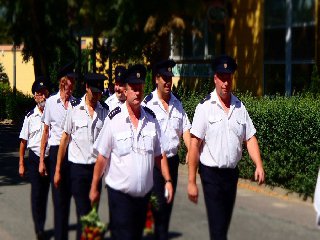 Průvod hasičů směřoval k pomníku obětem 1. světové války a k pamětní desce Františka Lemberka umístěné na hasičské zbrojnici.