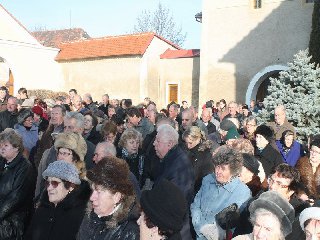 Farníci se naposledy loučí s otcem Janem: