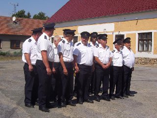 Po mši byla vysvěcena nově opravená kaplička: