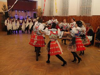 Nějaké to hodové skotačení: