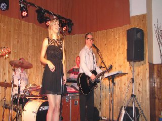 K poslechu a tanci zahrála hudební skupina Stone: