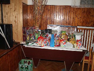 Hojná byla i tombola, kterážto vylosována byla po půlnoci: