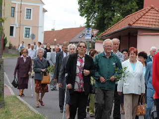 Průvod k druhému oltáři: