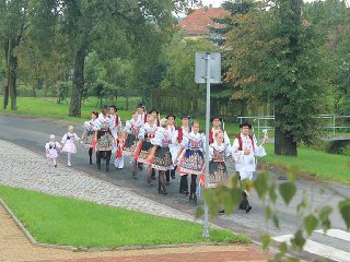 A pochod zpět ke kulturnímu domu: