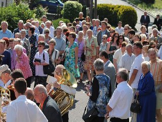 U druhého oltáře.