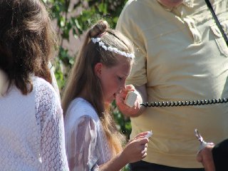 Přímluvy u druhého oltáře.