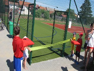 Hřiště je připraveno na slavnostní otevření.