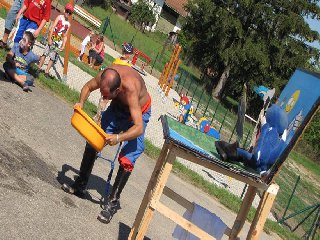 Korábovi to mastné sele nesedlo.. ale naštěstí měl mísu ;-)