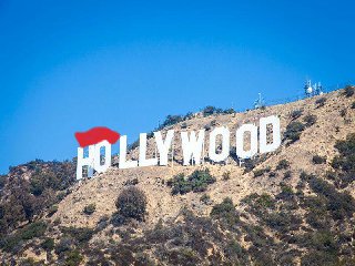 Odpočinek na kopci nad Hollywoodem... pořízeno neznámým fotografem a uveřejněno na facebookovém profilu... naši pátrači se osvědčili... nevysedávají v té hasičce nadarmo :-))