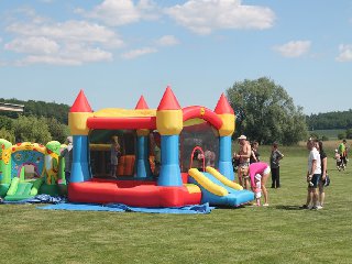 Doprovodný program: Skákací hrady