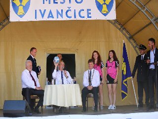 Miloš Zeman (preference 36,6%, s podporou osob/stran: Babiš (ANO), Okamura (SPD), Klaus ml. (ODS), Chovanec (ČSSD), ...)