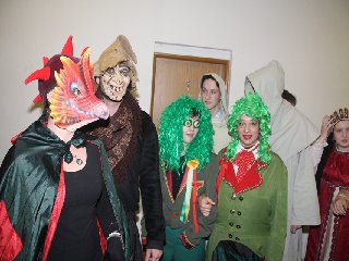 Jen co dolétl drak, mohli jsme zahájit průvod masek..