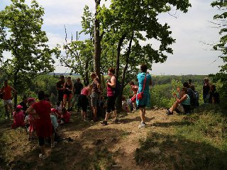 Přestávka na Levnově s vyhlídkou na elektrárnu Dukovany