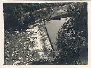 Splav na řece Oslavě u Vydrova mlýna.