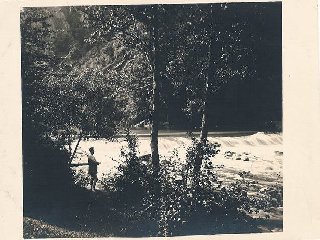 Splav na řece Oslavě u Vydrova mlýna.