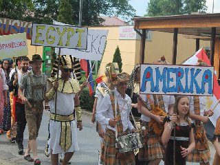 Dětský den byl tematicky zaměřen na cestu kolem světa.
